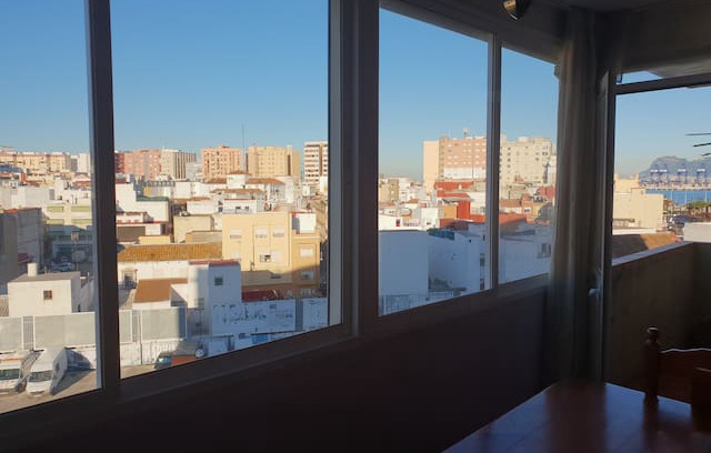 Algeciras Apartment | Privateroom, la más cercana a estación de busytren
