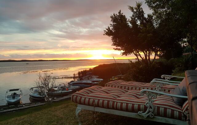 Overstrand House | Modern & Tranquil Cottage. Lagoon Edge Hermanus