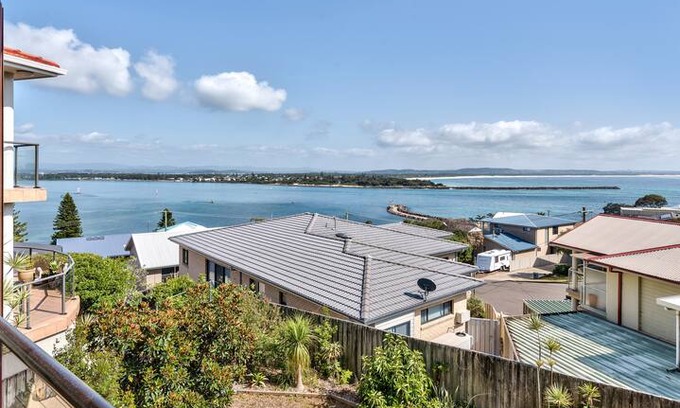 Swansea Heads House | Diamond House ⭐ Incredible Views - Swim Spa ⭐