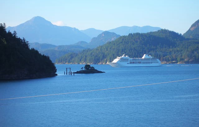 Bowen Island Cabin | The Pebble Cottage: Waterfront/spectacular views