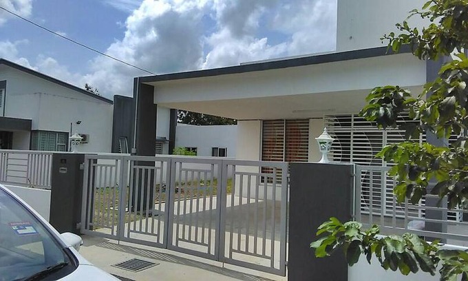 Kampung Bintong House | Teratak Qisya Homestay,Taman Bintong Aman, Kangar