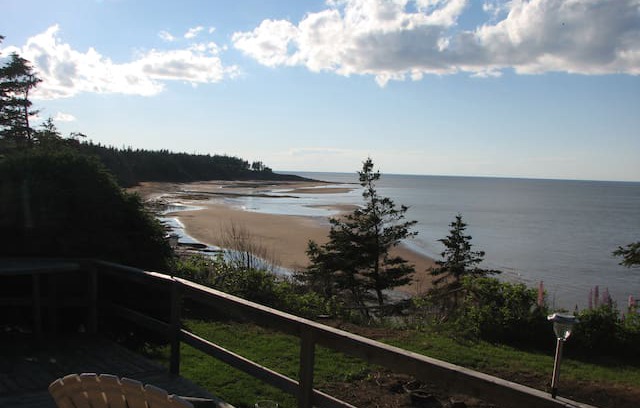 Wallace Cabin | Beachfront Cottage in Fox Harbour