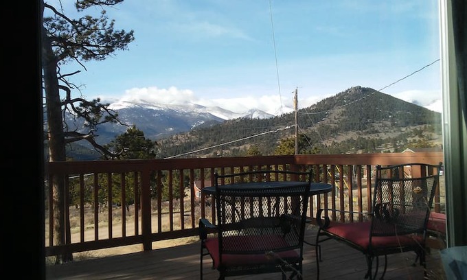 Estes Park Cabin | Tanager Cottage-2 Bedroom cabin, walk into RMNP