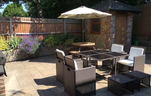 Littlehampton Cabin | Hunters Retreat near Arundel Castle and the beach