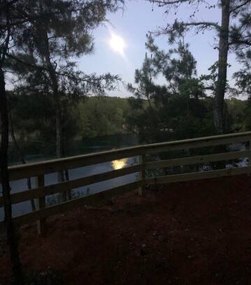 Monroe County House | Little House on the Quarry