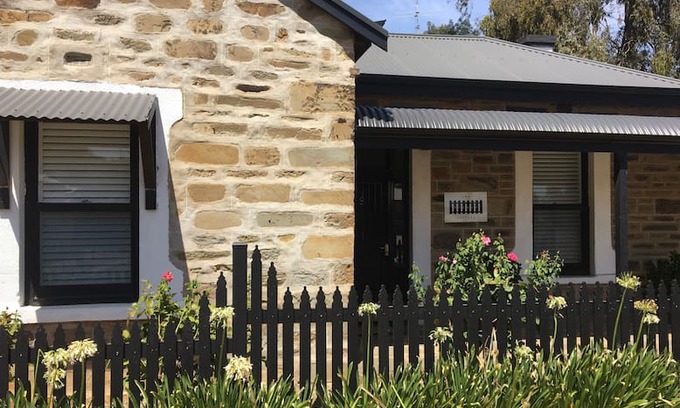 Clare Cabin | The Picket Cottage, Clare Valley