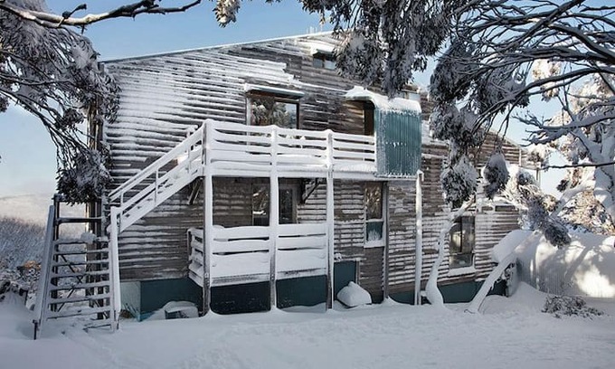 Hotham Heights Apartment | Unit 6 Shamrock Apartments - Quiet ski getaway