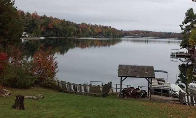 Town of Fowler House | Large dog friendly camp on beautiful Sylvia Lake