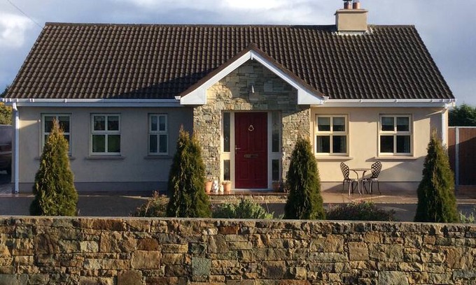 Galway Cabin | Furrymelia Cottage, Barna, Galway