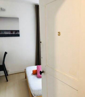 Honfleur Apartment | Le lord, Bar, Pub, chambre N°3