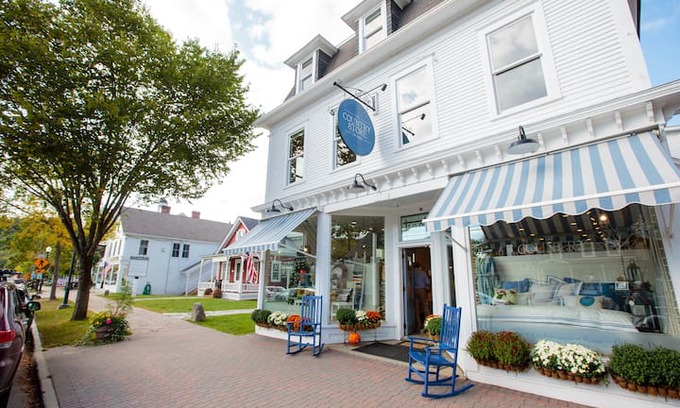 Stowe Village Historic District Apartment | Spruce Suite at 109 Main
