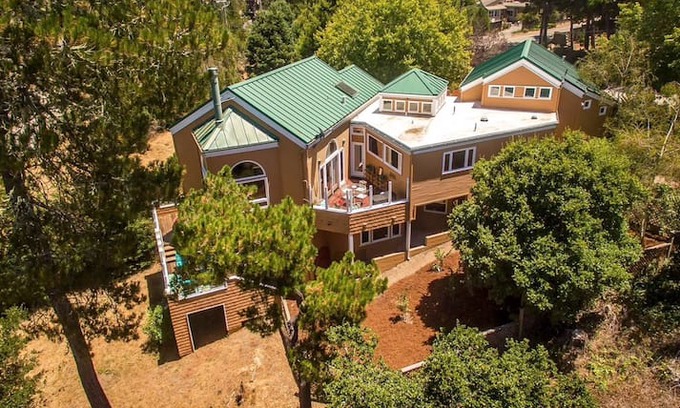 Lodge Hill House | Hilltop Estate - Elegant and Inviting !!!