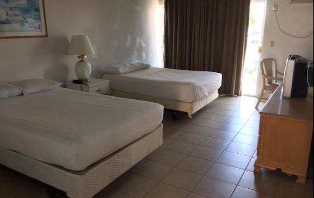 North Palm Beach Hotel | Camelot Waterfront Inn