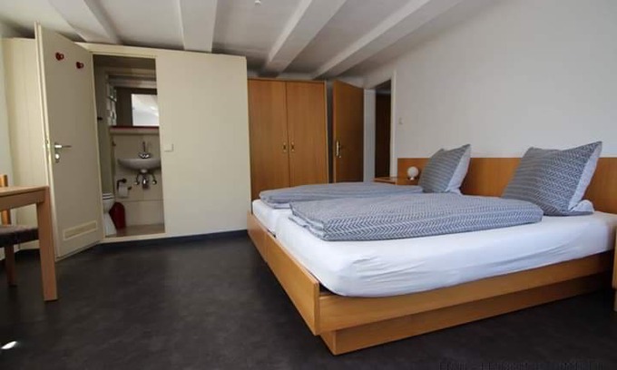 Burgholdinghausen House | Fremdenzimmer im Haus Hubertus Littfeld