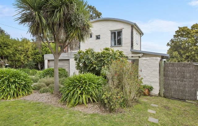 Balnarring Beach House | STYLISH MUD BRICK