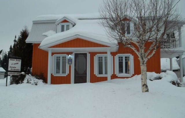 La Malbaie House | Maison Petoche 450$ 2 nuits/8 pers. Add 125$ /jour