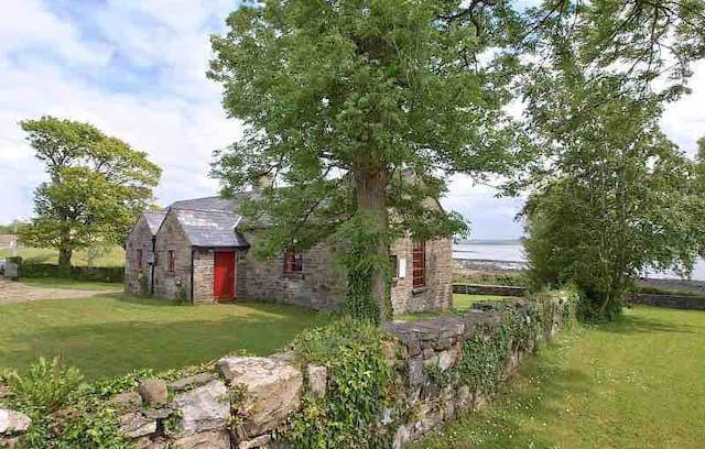 Labasheeda House | The Old Schoolhouse on the River Shannon