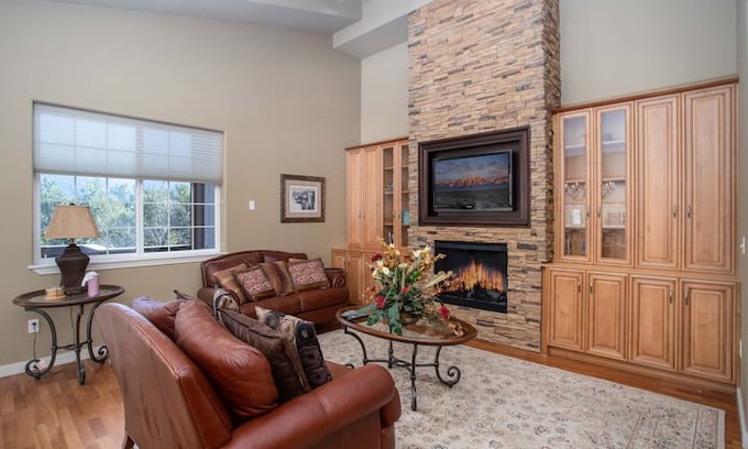 Downtown Leavenworth Apartment | Wunderbar 5B - Leavenworth's most spectacular view