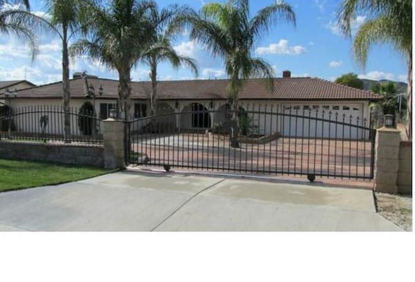 Grand Terrace House | LLUMC, VA, UCR, Arrowhead Regional Medical Center
