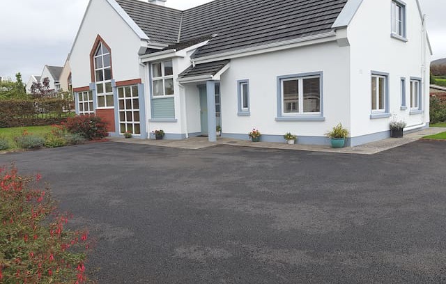Bell Harbour House | moneen house holiday home