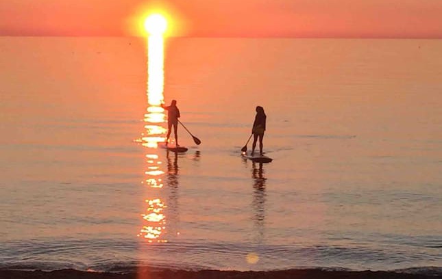 Kincardine Cabin | Rustic Lakeview Cottage, steps to the beach!