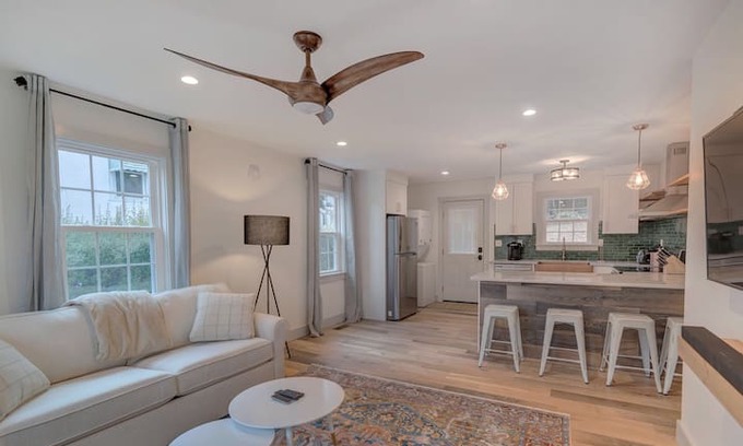 Starr Hill Cabin | The Urban Cottage in the center of C-Ville!