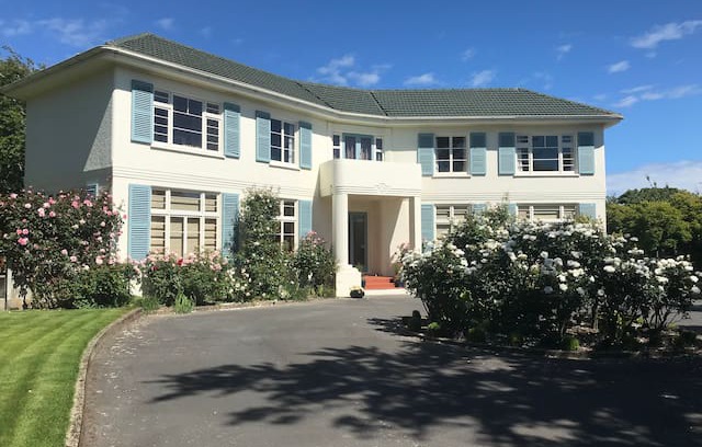 Invercargill House | Heathcote - Breakfast Included