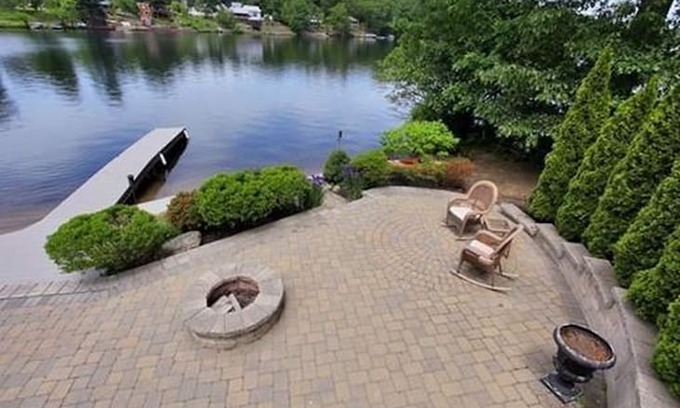 Woodville Apartment | Private Mother-In-Law apartment on the lake!