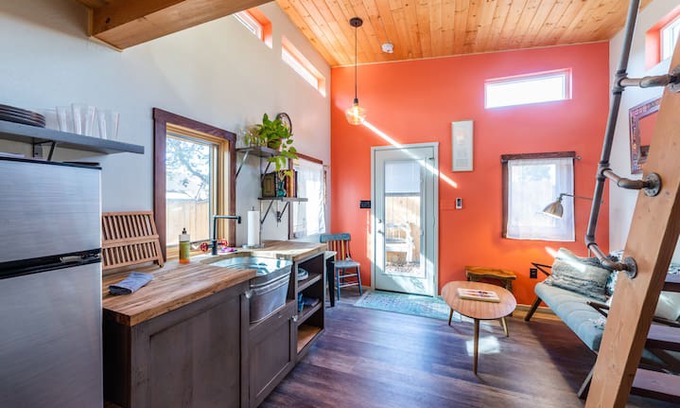 Nob Hill House | The Nob Hill Tiny House ~ An Upscale Cabin Retreat