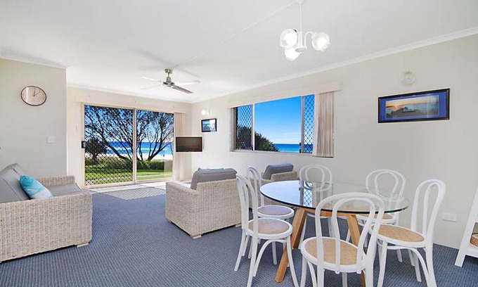 Tugun Apartment | Pacific Gables 1 - Absolute Beachfront