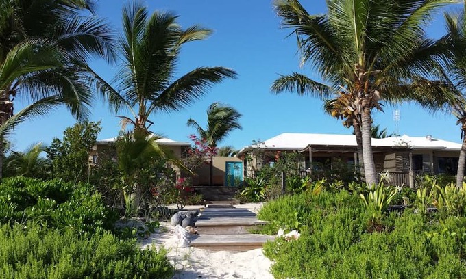 Whitby Villa | THE DATAI , BEACHFRONT VILLA on North Caicos