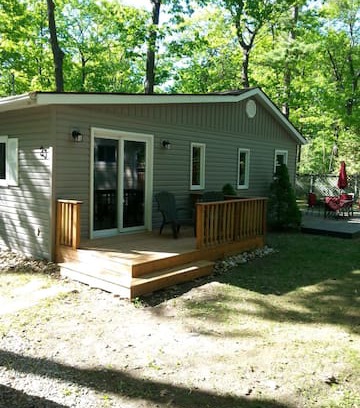 Tiny Cabin | Charming Woodland Beach Cottage!