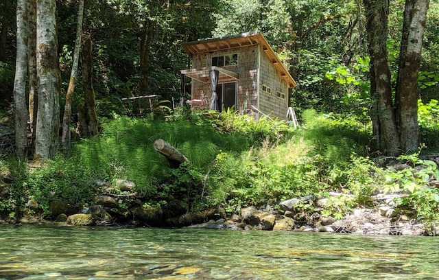 Crescent City Cabin | The Emerald Outpost - off-grid gateway to SRNF
