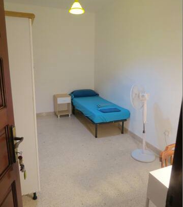 Msida Apartment | Budget + Spacious + Central Single Room (1)