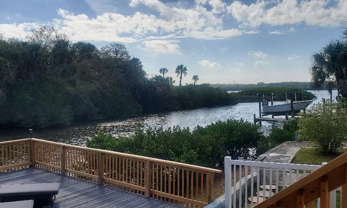 Riverview House | River Garden Charm on the Alafia River