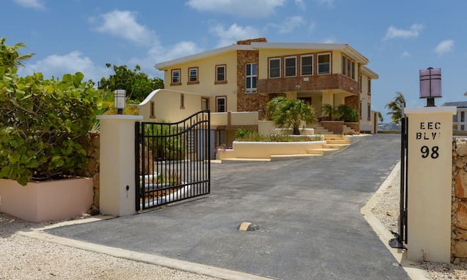 Belnem House | Casa Grande, an oceanfront paradise