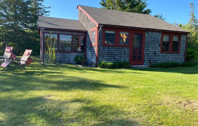 Brooklin Cabin | JENNIFER'S COTTAGE - BROOKLIN MAINE ON THE WATER