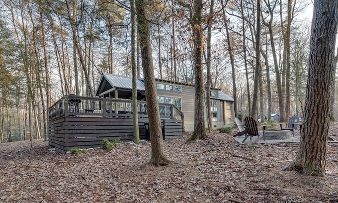 Monteagle House | Peace By the Creek-The Retreat at Deer Lick Falls