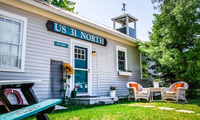 Kewadin Cabin | Torch Lake Schoolhouse: Lake Michigan Unit