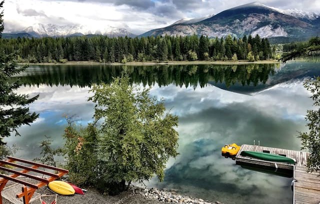 East Kootenay Cabin | Lakefront Cabin on Tie Lake Fall Special.