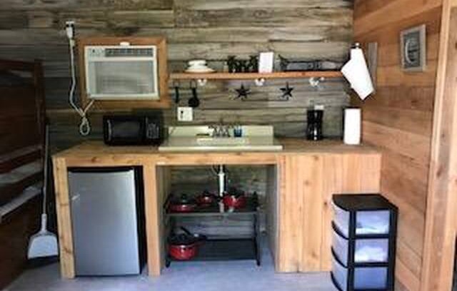 Zavalla Cabin | Moses Place Cabin #1