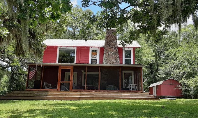 Taylor House | Waterfront - The Red Camp at Lake Bistineau