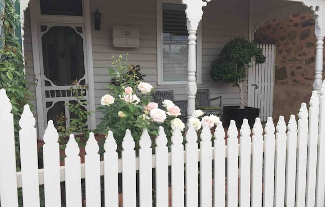 Broken Hill Cabin | Pettigrove Heritage Cottage
