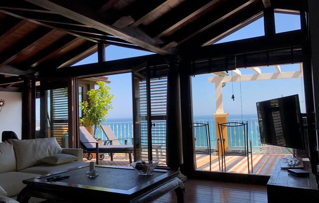Torremolinos Apartment | 7 rooms apt (bali style) in center beach:250 mtrs.