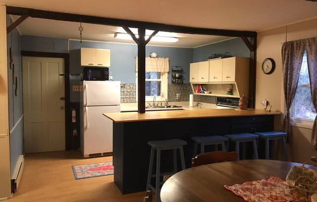 Cambra Cabin | Creekside Cottage-On the bank of Fishing Creek