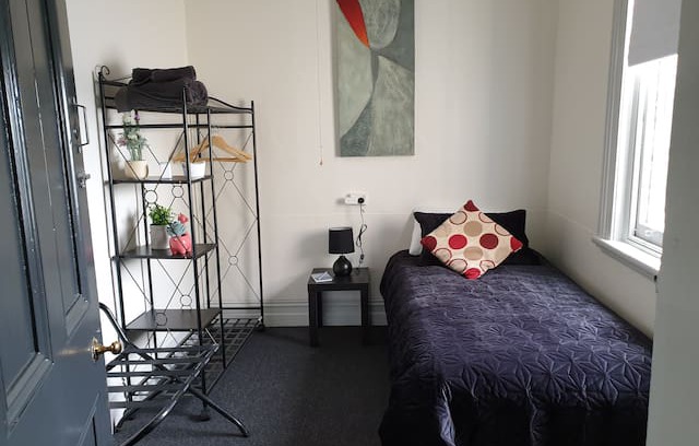 Terang Hotel | Wheatsheaf Hotel Room 1 - single bed