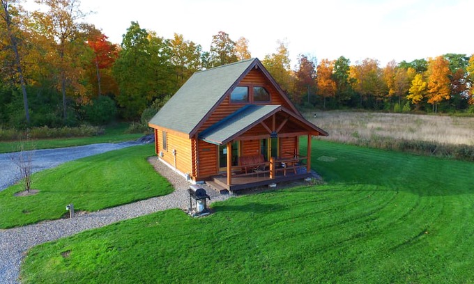 Geneva Cabin | Hemlock Log Cabin overlooking Seneca Lake