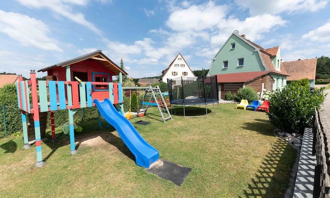 Pleinfeld House | Green House Xadu (Pleinfeld), Ferienhaus St. Veit - Green House mit großem Spielgarten