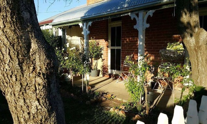 South Albury Cabin | Paws a While - pet friendly bnb