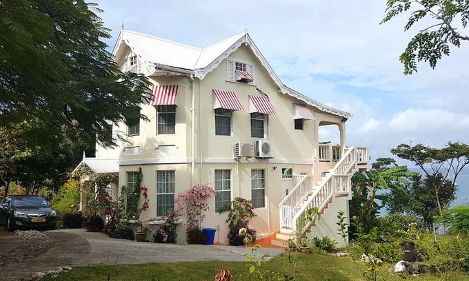 The Lime Apartment | Rolanda's Waterside & Sunset Apt 1 Ground floor.
